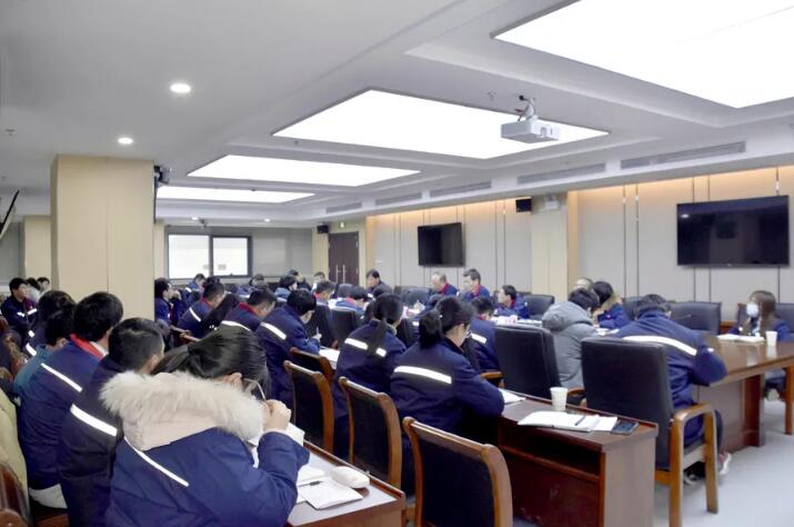 青年知识分子座谈会.jpg 青年知识分子座谈会.jpg